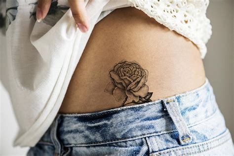 tatuajes en pelvis|Tatuajes femeninos en la pelvis